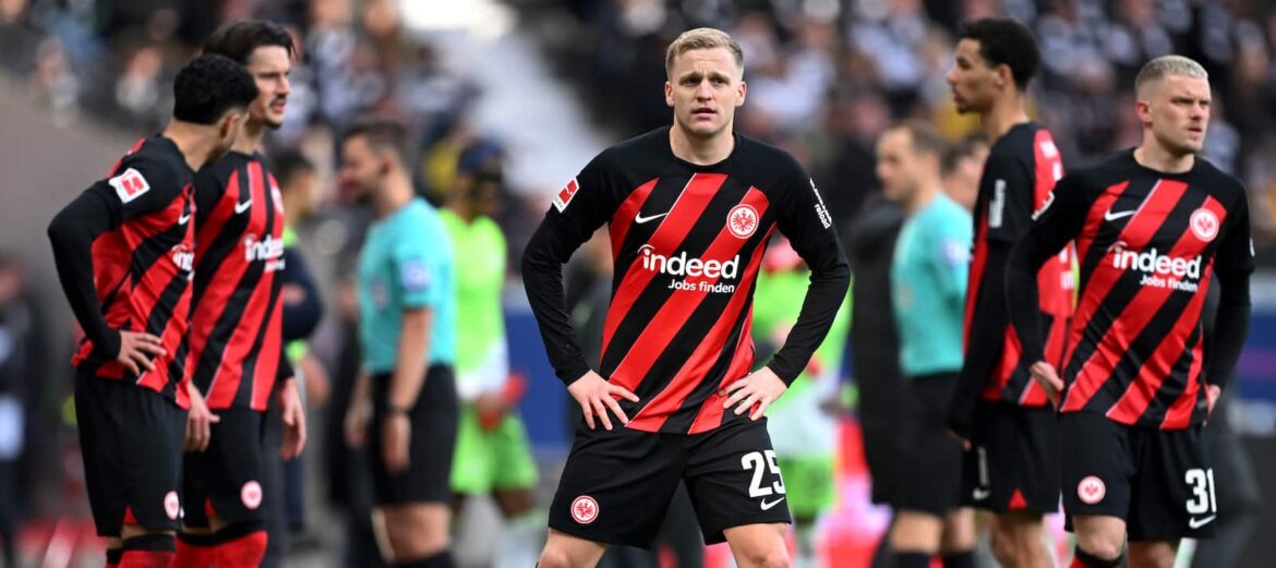 Glimmer Of Hope For Donny Van De Beek As Eintracht Frankfurt Still Mull