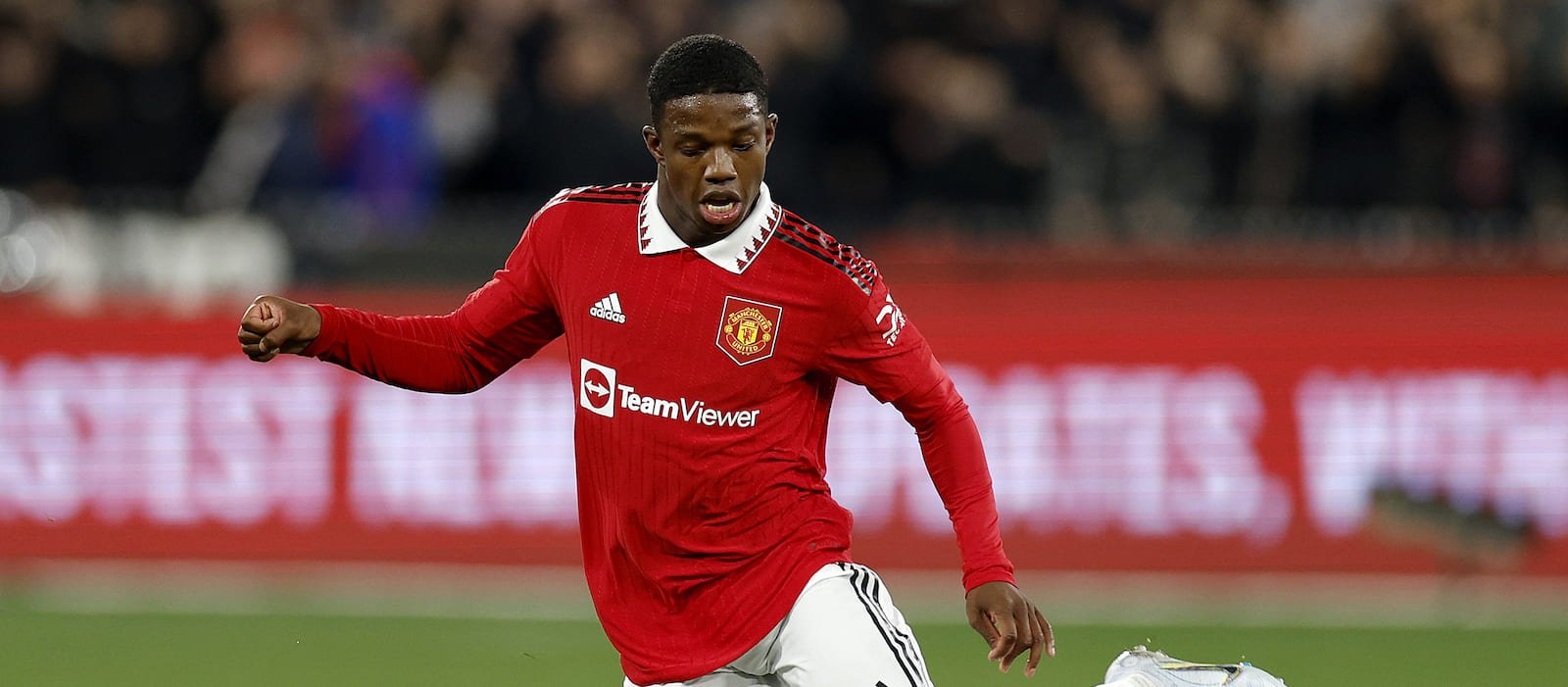 Tyrell Malacia spotted back in training for the first time since his long-term knee injury – Man United News And Transfer News