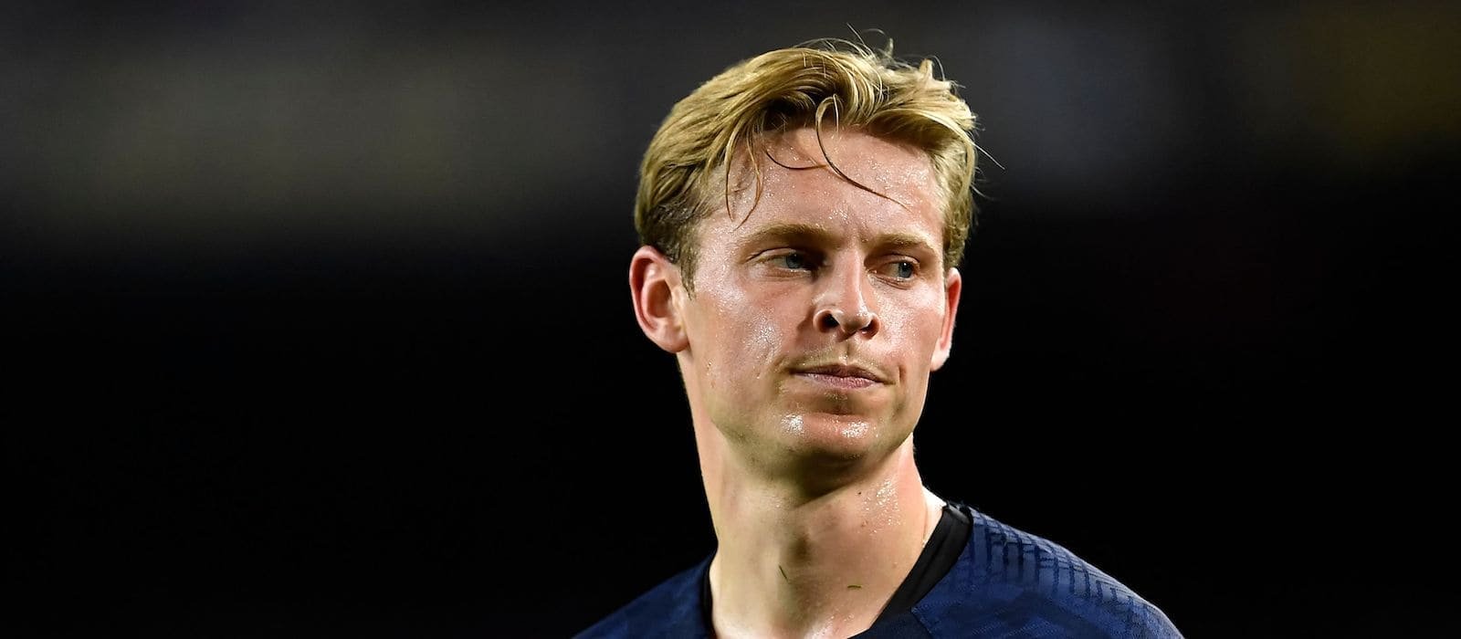 Frenkie de Jong yet to respond to Barcelona’s contract offer as he opens the door to summer exit – Man United News And Transfer News