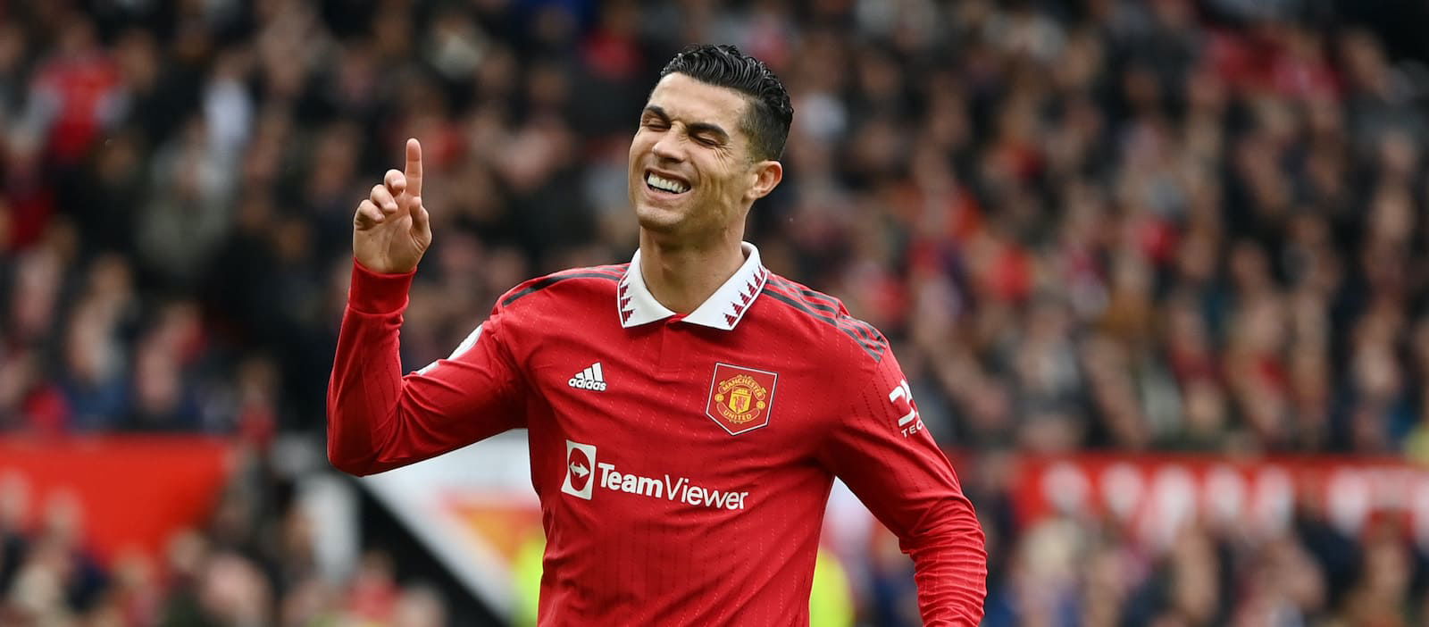 Man Utd News: Cristiano Ronaldo wears the new Manchester United jersey: Is  he leaving the club?