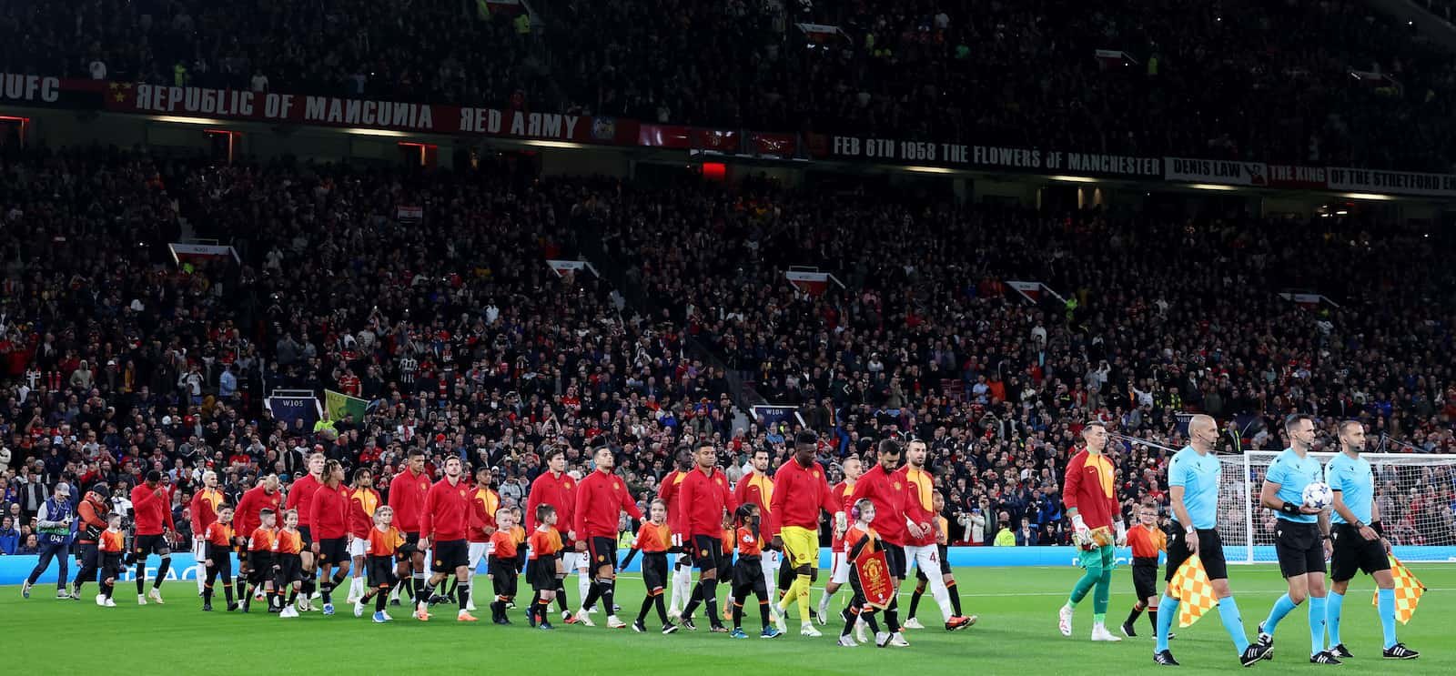 Manchester United apologise for “unacceptable” ticket fiasco during clash vs. Galatasaray – Man United News And Transfer News