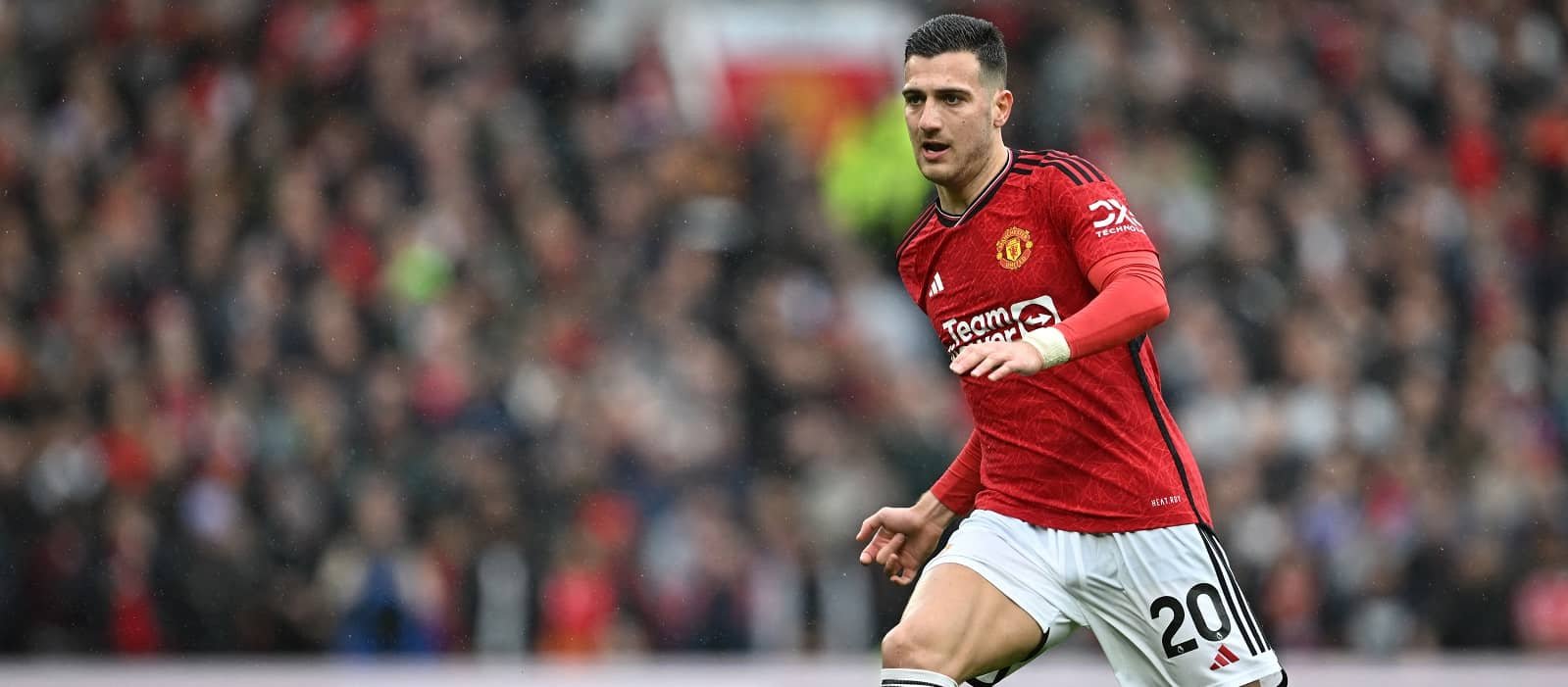 Diogo Dalot bounces back with strong performance vs Liverpool after Chelsea disappointment – Man United News And Transfer News