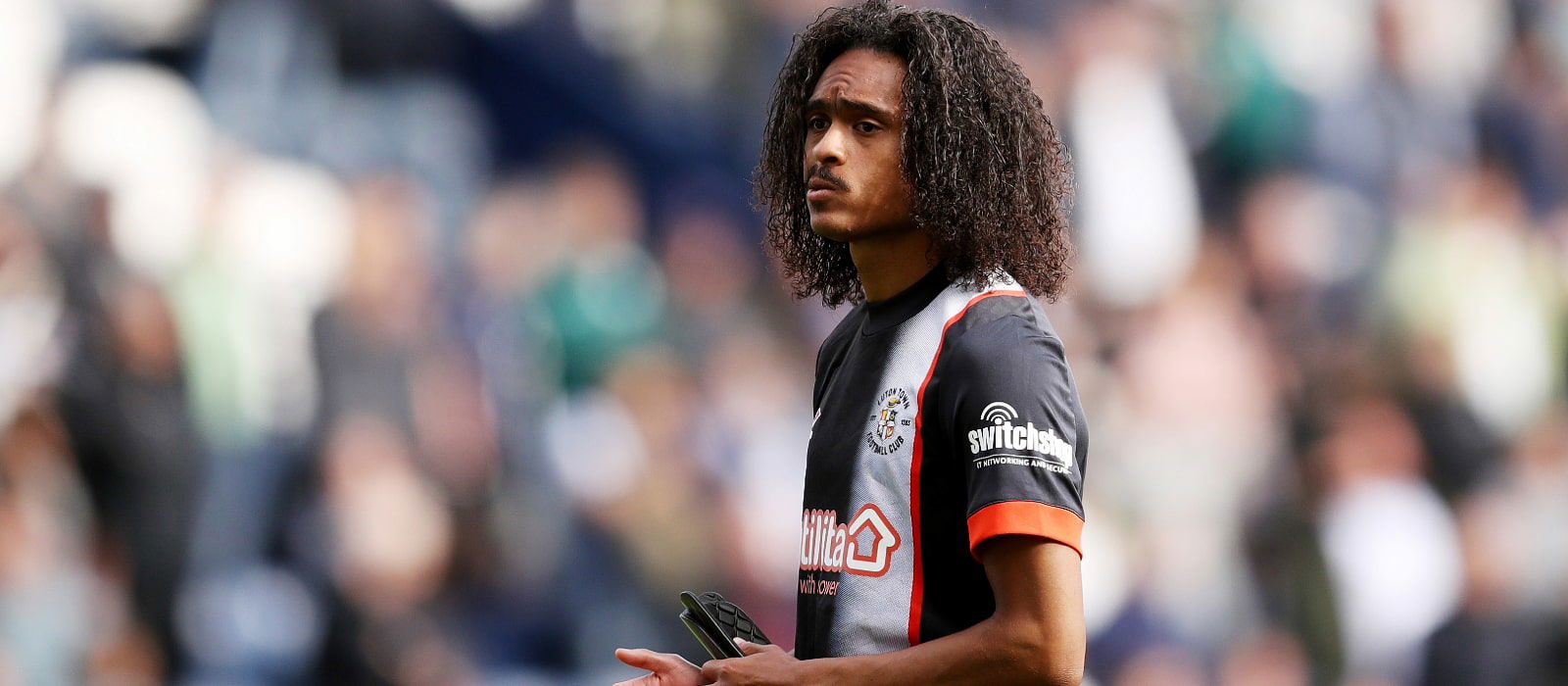 Tahith Chong: Former Manchester United winger collapses in match versus Plymouth Argyle – Man United News And Transfer News