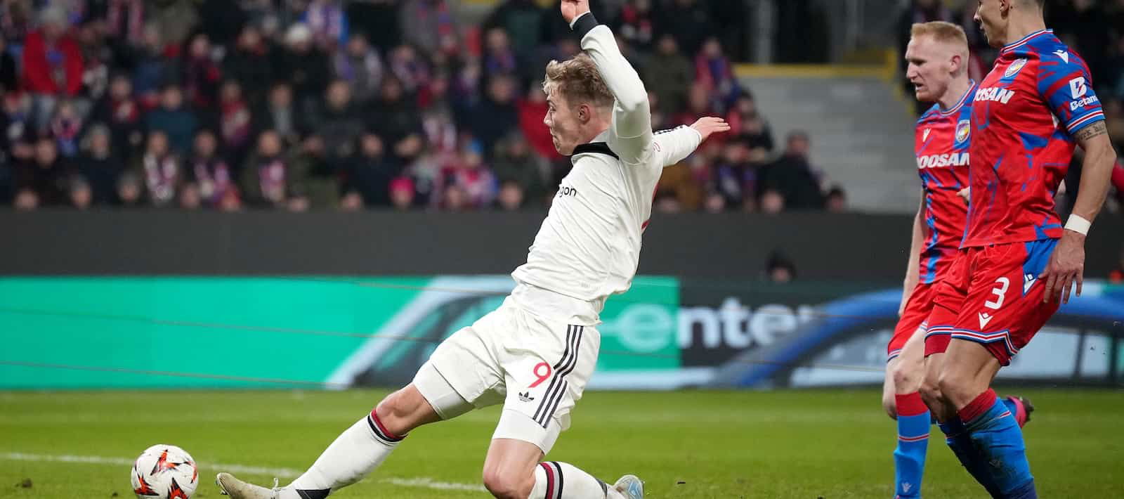 Rasmus Hojlund scores match-winning brace to give Manchester United long-awaited away victory in Europe – Man United News And Transfer News